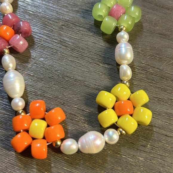 Éliou Cultures Pearls & Pony Bead Flower Necklace - Picture 5 of 5